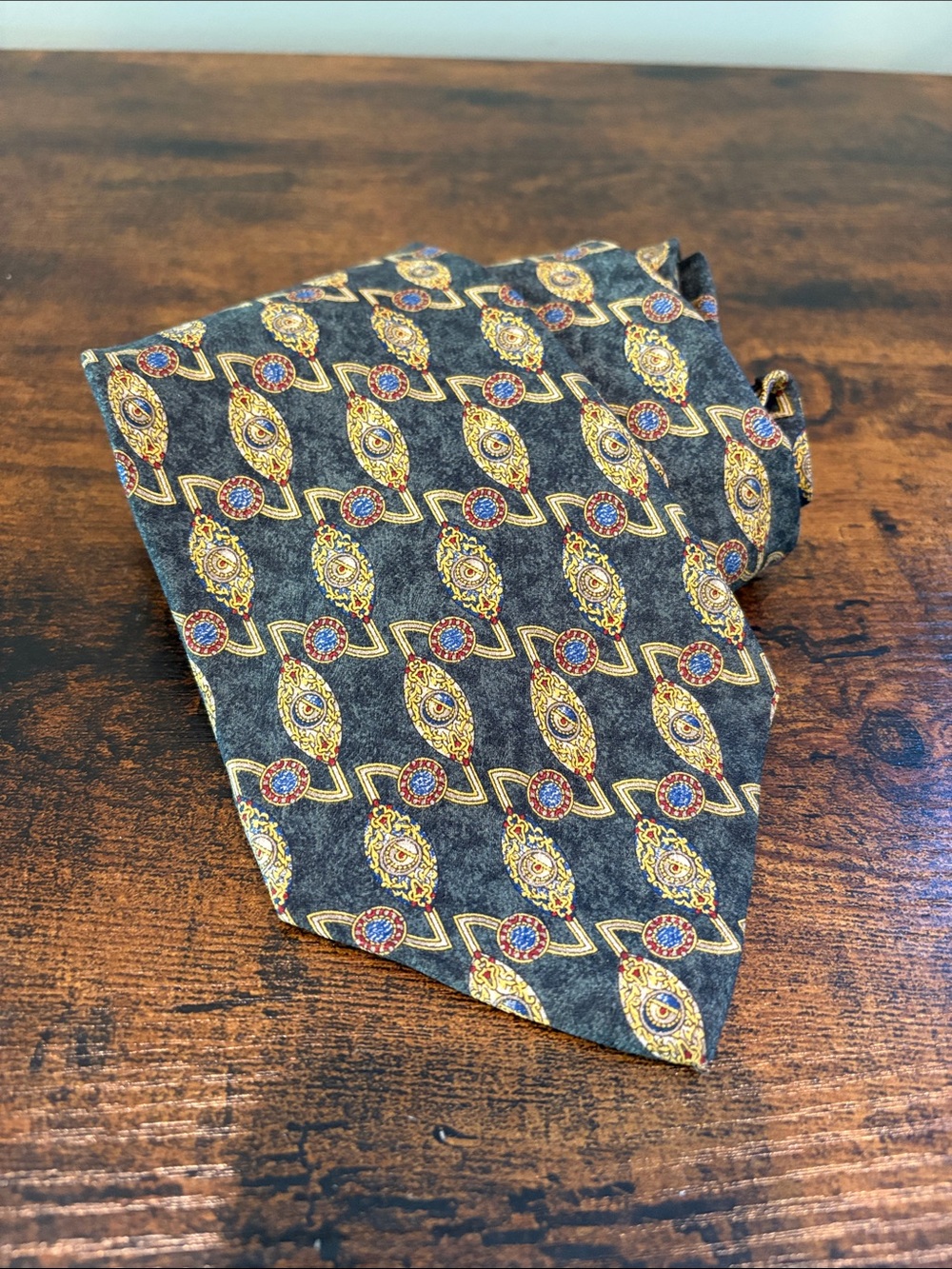The Metropolitan Museum of Art‎ 100% Silk Tie Gold Green